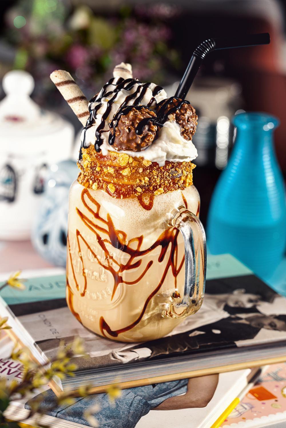 River Side Hotel Tbilisi Zewnętrze zdjęcie A peanut butter milkshake